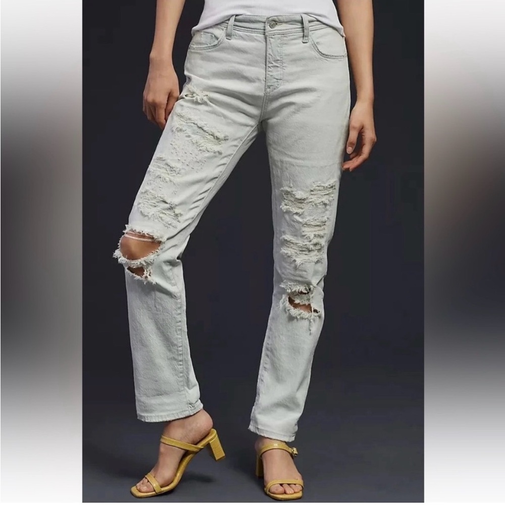 Anthropologie Pilcro Distressed Light slim boyfriend Jeans size 31